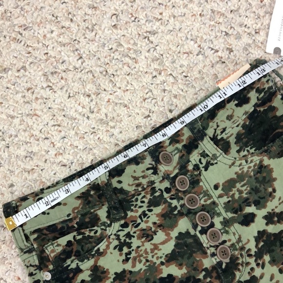 ❤️ 26 ❤️ NWT Anthro Pants Camo Camouflage Button Fly Corduroy High Waist - Picture 9 of 11